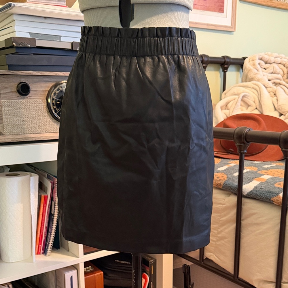 Elegant Black Leather Skirt